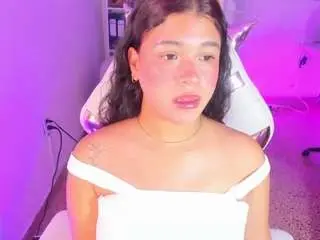 Camsoda Free Porn Cam of layla-golden