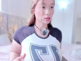 Camsoda Free Porn Cam of foxy-boobs