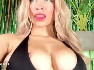 Camsoda Adult Video Chat of kenay-fox