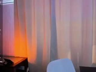 Camsoda Free Live Porn of adelinecrash