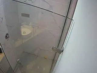 Camsoda Free Porn Cam of voyeurcam-casa-salsa-bathroom-7