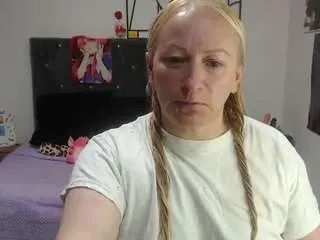 Camsoda Free Porn Cam of emperatrizmessy