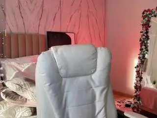 Camsoda Watch Live Sex Cams of vikkimoon