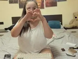 Camsoda Nude Webcam of adellineee