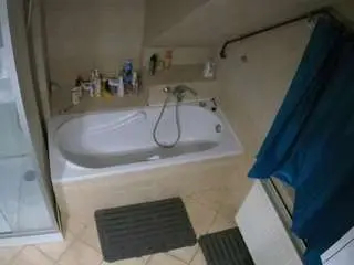 Camsoda Live Sex Cam of voyeurcam-julmodels-bath-2nd-1