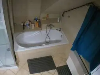 Camsoda Free Porn Cam of voyeurcam-julmodels-bath-2nd-1