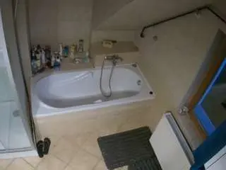 Camsoda Adult Webcam of voyeurcam-julmodels-bath-2nd-1
