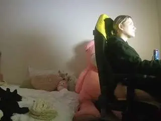 Camsoda Adult Video Chat of voyeurcam-sexy-little-ana-01