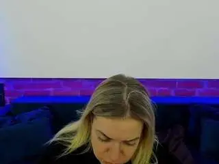 Camsoda Free Porn Cam of annasnow99