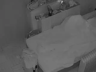 Camsoda Sex Chat of voyeurcam-julmodels-bed-7