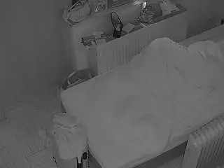 Camsoda Adult Webcams of voyeurcam-julmodels-bed-7