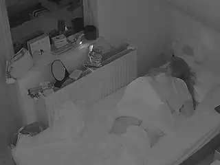 Camsoda Sex Chat of voyeurcam-julmodels-bed-7