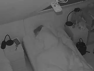 Camsoda Watch Live Sex Cams of voyeurcam-julmodels-bed-7