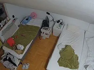 Camsoda Sex Cam of voyeurcam-julmodels-bed-7