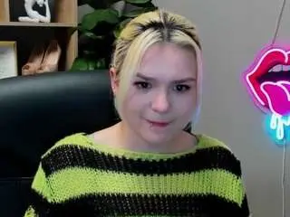 Camsoda Free Porn Cam of sweetlilyxo