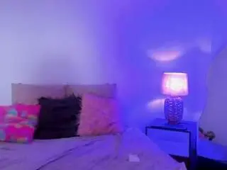 Camsoda Private Sex Chat of adelinee-18
