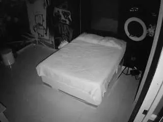Camsoda Nude Webcam of voyeurcam-casa-salsa-disturbed