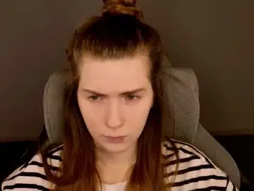 Chaturbate Live Sex Cam of aliceinredsquare_