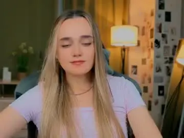 Chaturbate Live Sex Cam of earthfantasyy