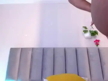 Chaturbate Nude Webcam of emely_deluxe