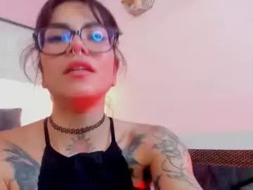 Chaturbate Free Porn Cam of emeralda_co