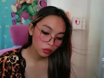 Chaturbate Live Sex Cam of asianhottiesttamira