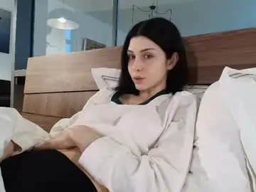 Chaturbate Live Sex Cam of milla_bella