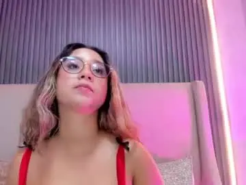 Chaturbate Adult Video Chat of melanieroah1