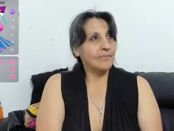 Chaturbate Live Sex Cam of merlyna_goldens