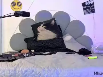 Chaturbate Live Sex Cam of mhiacorleone