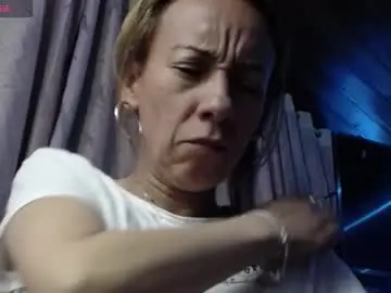 Chaturbate Live Sex Cam of cristin_doll