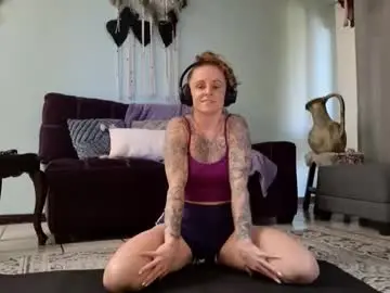 Chaturbate Live Porn of goddess_ginger_333