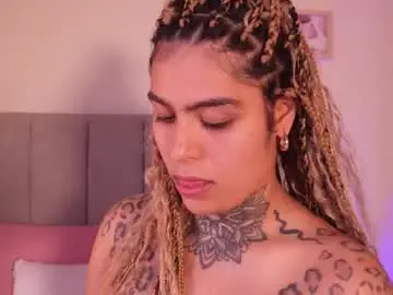 Chaturbate Adult Video Chat of curvyliciouss