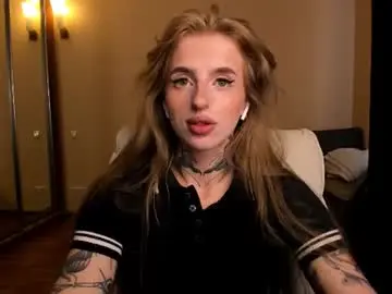 Chaturbate Live Sex Cam of harley_kimm