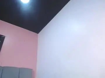 Chaturbate Sex Cam of tiiny_emilly