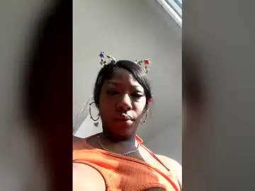 Chaturbate Live Sex Cam of carliecreams