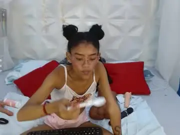 Chaturbate Live Sex of adisson_petite1