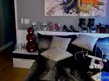 Chaturbate Live Sex Cam of wildwifebarbie