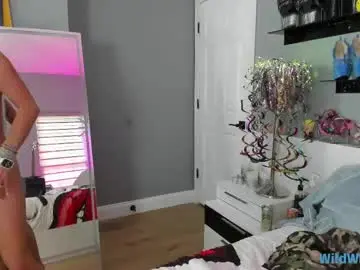 Chaturbate Live Sex Cam of wildwifebarbie