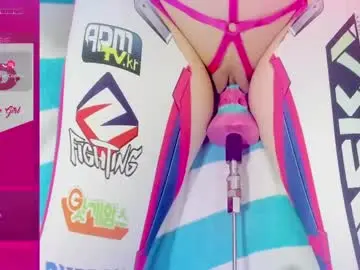 Chaturbate Live Sex Cam of daddyslittlegirl01