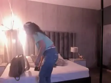 Chaturbate Live Sex Cam of agatha_mendoza