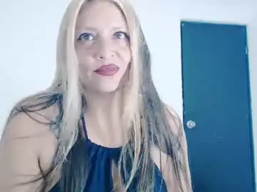 Chaturbate Live Sex Cam of dannieparis