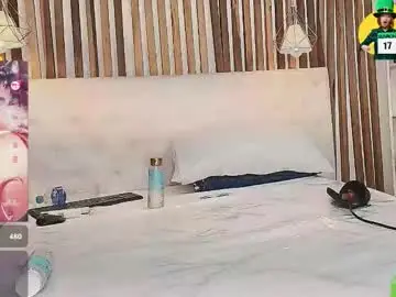 Chaturbate Live Sex Cam of valeriee_lya