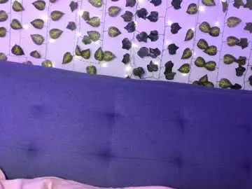 Chaturbate Adult Video Chat of sara_blue22