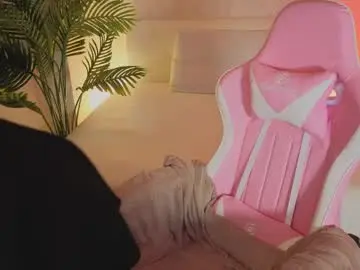 Chaturbate Watch Live Sex Cams of kira_hatti