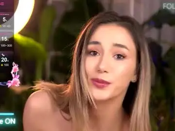 Chaturbate Best live sex cam show of emilyraymont