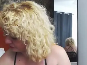 Chaturbate Nude Webcam of littlecurlygirl