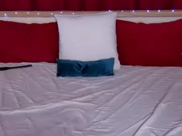 Chaturbate Live Sex Cam of lovelycaroline_