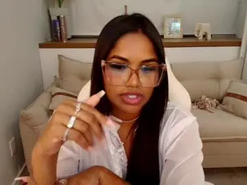 Chaturbate Live Sex Cam of paula_thomass