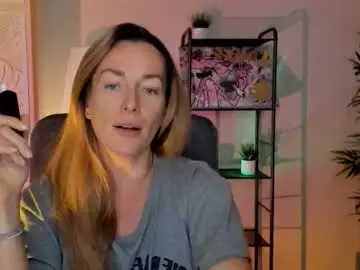 Chaturbate Watch Live Sex Cams of save_the_qween